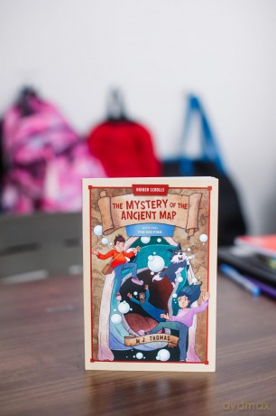 The Big Fish: Book 2 (Hidden Scrolls: The Mystery of the Ancient Map) - M. J. Thomas [KSIĄŻKA]