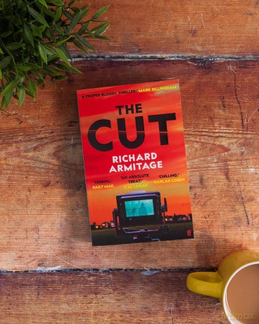 The Cut: 'A proper bloody thriller' - Mark Billingham - Richard Armitage [KSIĄŻKA]