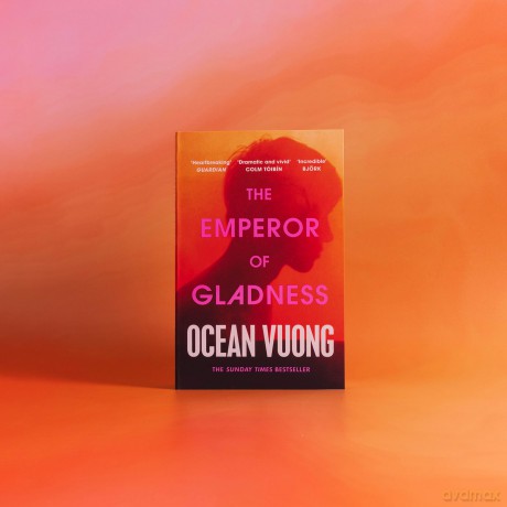 The Emperor of Gladness: Discover the Sunday Times bestseller about chosen family and second chances, one of 2026's most powerful new reads - Ocean Vuong [KSIĄŻKA]