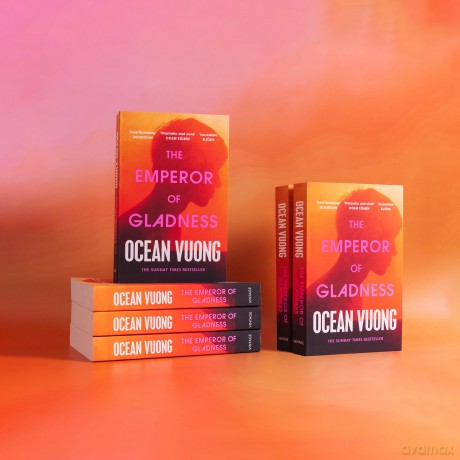 The Emperor of Gladness: Discover the Sunday Times bestseller about chosen family and second chances, one of 2026's most powerful new reads - Ocean Vuong [KSIĄŻKA]