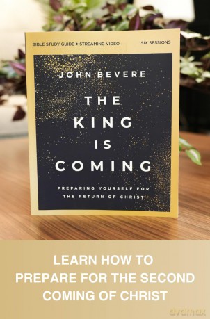 The King Is Coming Bible Study Guide plus Streaming Video: It's Time to Prepare for the Return of Christ - Bevere John [KSIĄŻKA]