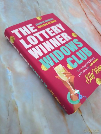 The Lottery Winner Widows Club: Don't miss the fabulous and funny debut crime novel sensation for spring 2026! - Elly Vine [KSIĄŻKA]