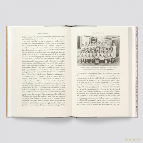The Migrants: A Memoir with Manuscripts - C De Hamel [KSIĄŻKA]