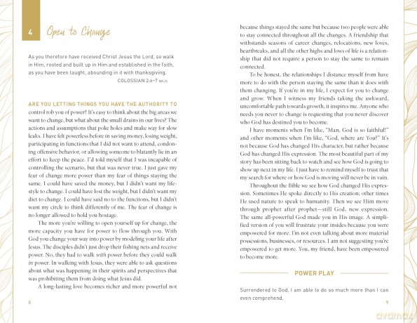The Power in Surrender: 100 Ways to Tap into the Courage to Trust God's Plan Over Fear, Worry, and Doubt (A 100-Day Devotional) - Roberts Sarah Jakes [KSIĄŻKA]