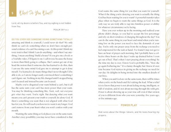 The Power in Surrender: 100 Ways to Tap into the Courage to Trust God's Plan Over Fear, Worry, and Doubt (A 100-Day Devotional) - Roberts Sarah Jakes [KSIĄŻKA]