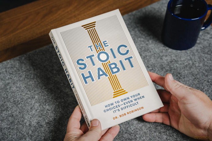 The Stoic Habit: How to Own Your Choices---Even When It's Difficult - Bob Robinson [KSIĄŻKA]