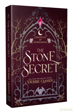 The Stone Secret: Volume 2 (Gargoyles of Stonehaven) - Debbie Cassidy [KSIĄŻKA]