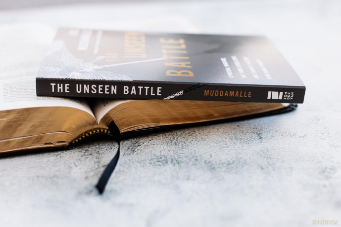 The Unseen Battle: Spiritual Warfare, the Three Rebellions, and Christ's Victory Over Dark Powers - Muddamalle Joel [KSIĄŻKA]