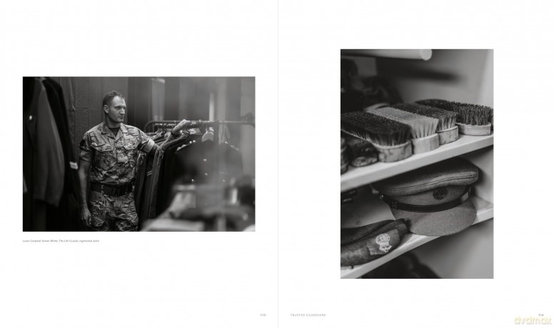 Trusted Guardians: Inside the Mounted Regiment - Glen Rokeberg [KSIĄŻKA]