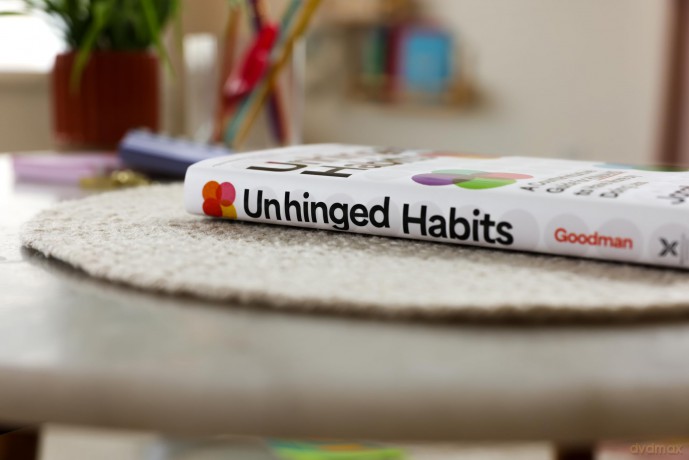 Unhinged Habits: A Counterintuitive Guide for Humans to Have More by Doing Less - Jonathan Goodman [KSIĄŻKA]