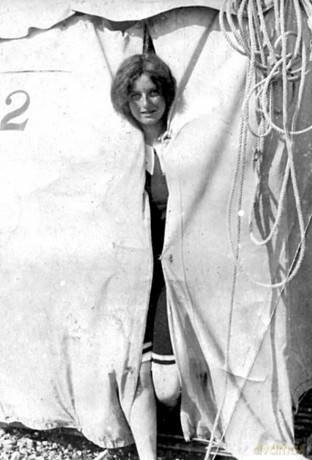 Wildly Different: Five Women Who Reclaimed Nature in a Man's World - Sarah Lonsdale [KSIĄŻKA]