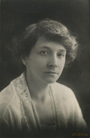 Wildly Different: Five Women Who Reclaimed Nature in a Man's World - Sarah Lonsdale [KSIĄŻKA]