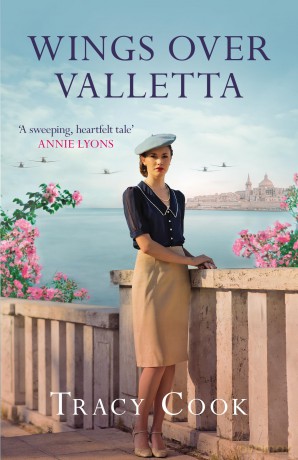 Wings Over Valletta: The heartbreaking novel of WW2 Malta - Tracy Cook [KSIĄŻKA]