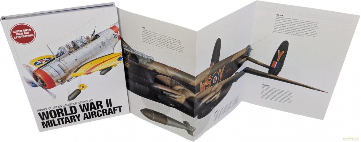 World War II Military Aircraft: Highly-Detailed Gatefold Artworks - Bing Chandler [KSIĄŻKA]