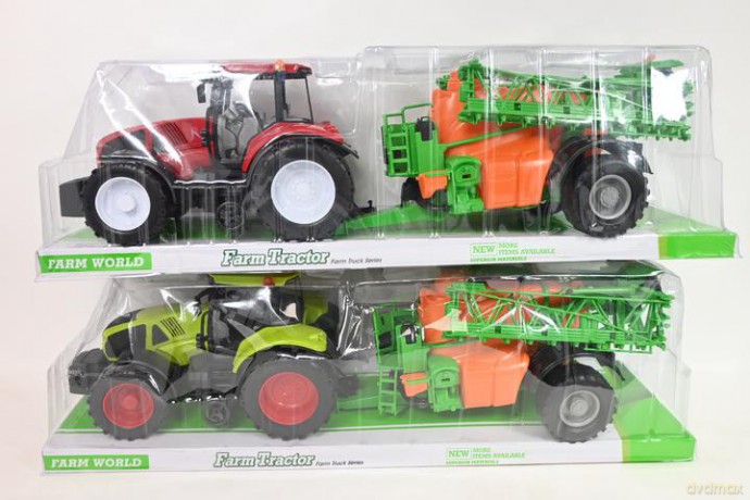 Traktor z opryskiwaczem wielki K741 54928