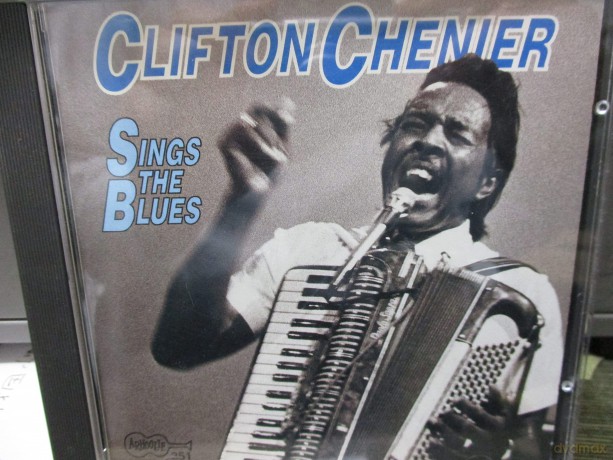 Chenier Clifton: Clifton Sings The Blues [CD]
