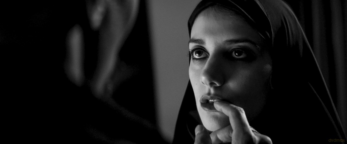 A Girl Walks Home Alone At Night [DVD]