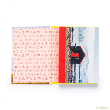 Accidentally Wes Anderson Postcards [KSIĄŻKA]