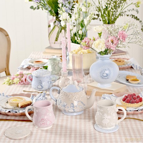 ALICE IN WONDERLAND - Alice - Serving Pl