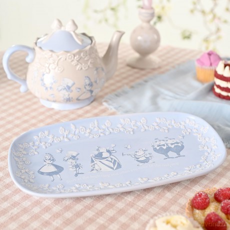 ALICE IN WONDERLAND - Alice - Serving Pl