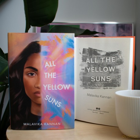 All the Yellow Suns [KSIĄŻKA]