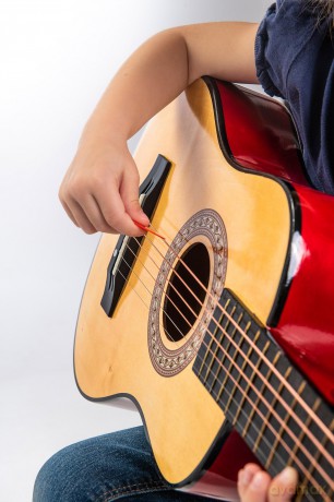 BGB Holzgitarre mit 6 Saiten, 75cm