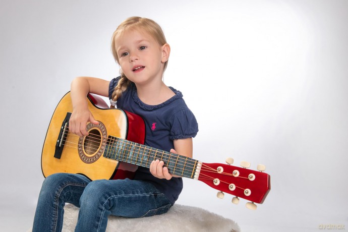BGB Holzgitarre mit 6 Saiten, 75cm