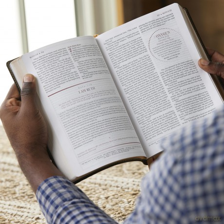 Breathe Life Holy Bible F Hb [KSIĄŻKA]