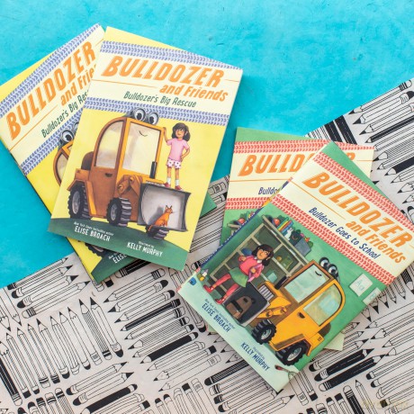 Bulldozer Goes to School [KSIĄŻKA]