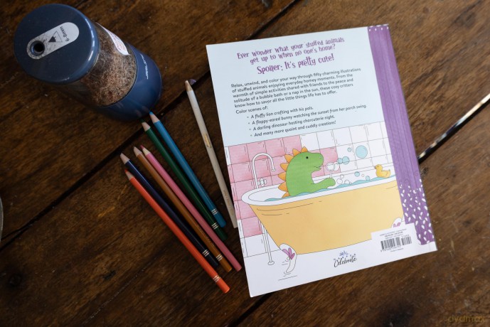 Cozy Critters Coloring Book [KSIĄŻKA]