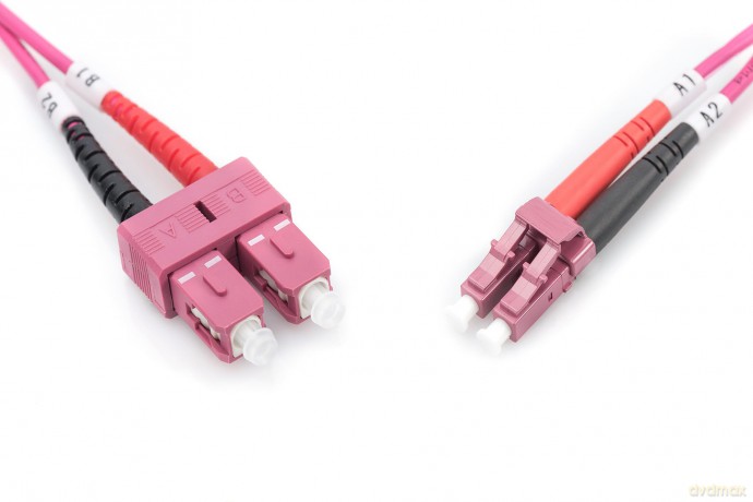 DIGITUS LWL Patchkabel LC -> SC 3.00m M