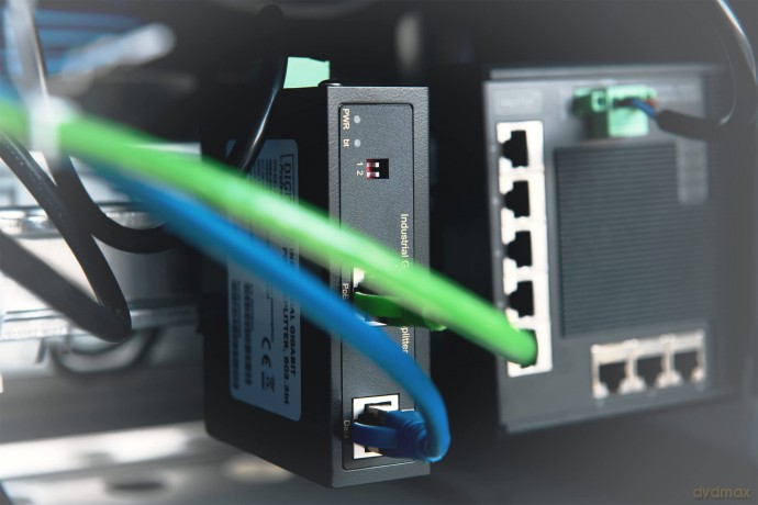 DIGITUS Splitter Gigabit PoE++ 802.3bt 9