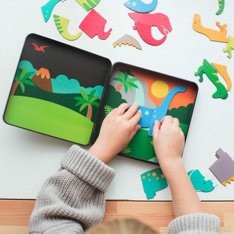 Dinosaur Kingdom Magnetic Play Set [KSIĄŻKA]
