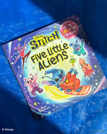 Disney Stitch Five Little Aliens A lifttheflap picture book [KSIĄŻKA]