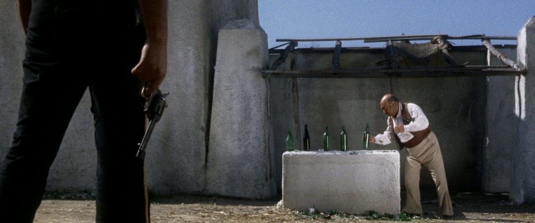 Django - Kreuze Im Blutigen Sand [DVD]