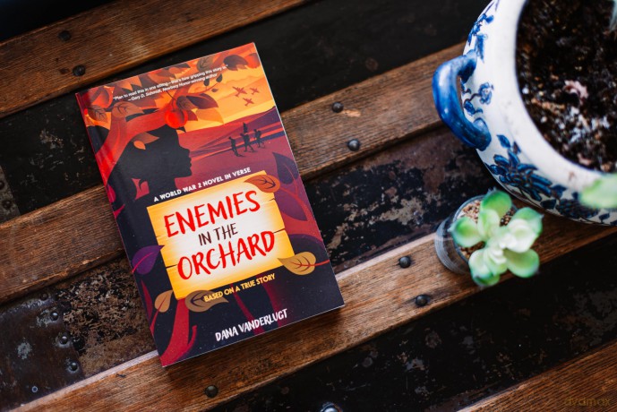 Enemies In Orchard [KSIĄŻKA]