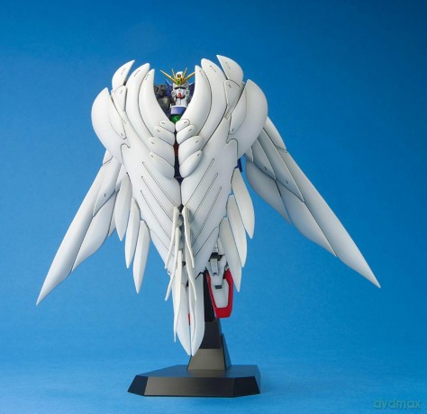 GUNDAM - MG Wing Gundam Zero Custom 1/10
