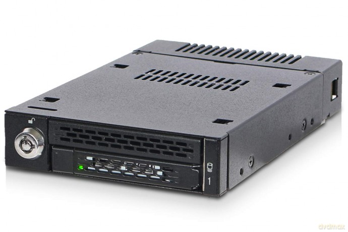 IcyDock 1xM.2 NVMe to 1x3.5" bay mobile