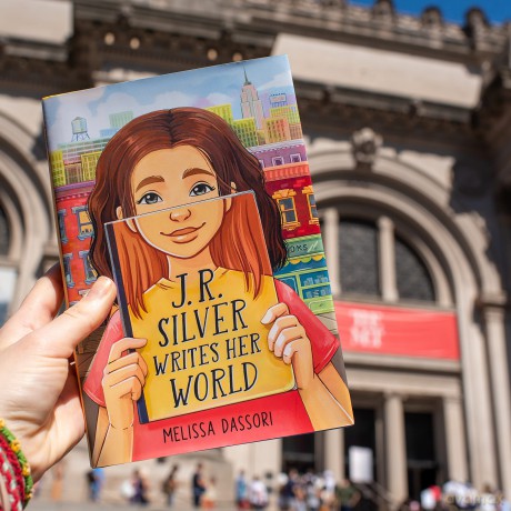 J.R. Silver Writes Her World [KSIĄŻKA]