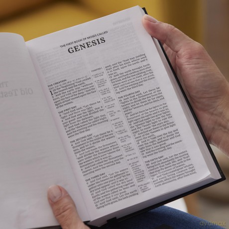 Kjv Compact Centercolumn Lth [KSIĄŻKA]