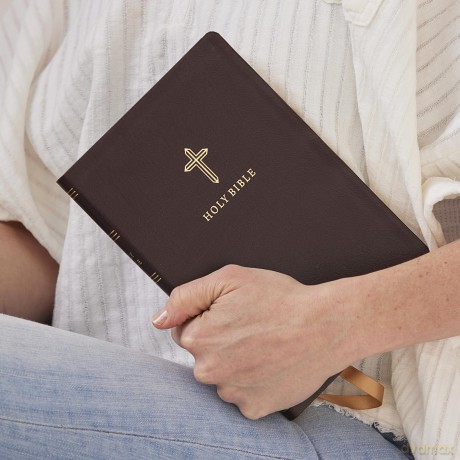 Kjv Holy Bible Ultra Thin Hb [KSIĄŻKA]