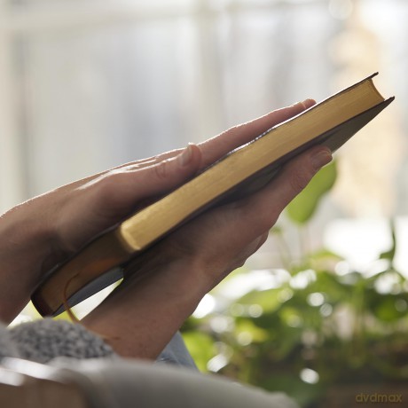 Kjv Holy Bible Ultra Thin Hb [KSIĄŻKA]