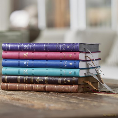 Kjv Holy Bible Value Ultr Hb [KSIĄŻKA]