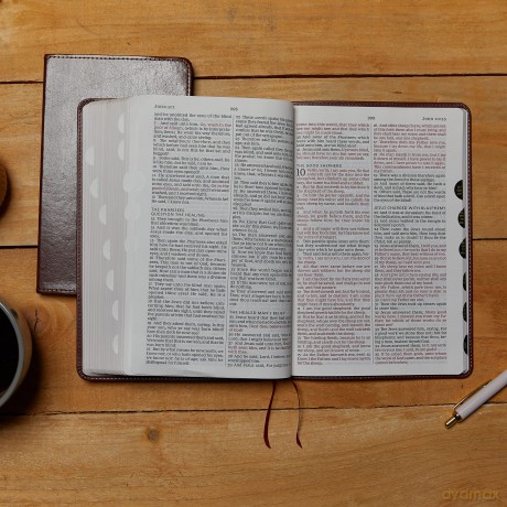 Kjv Thinline Bible Large Hb [KSIĄŻKA]