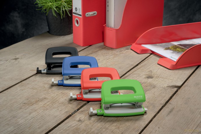 Leitz: LEITZ Locher Recycle Mini rot