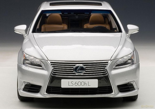 AUTOART Lexus LS600hL 2013