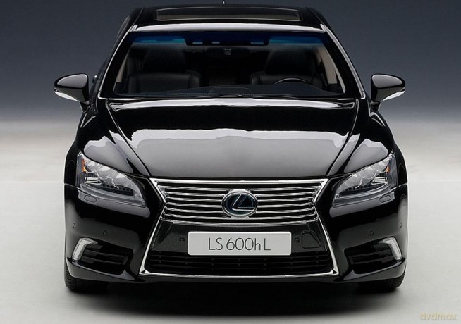 AUTOART Lexus LS600hL 2013 (black)