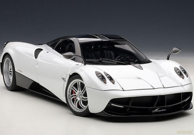 AUTOART Pagani Huayra 2011 (white)