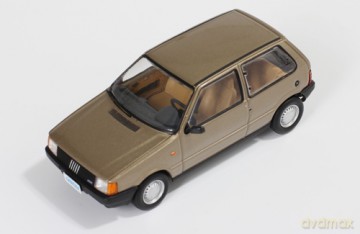 IXO Fiat Uno 1983 (champagne)
