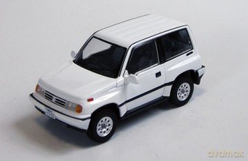 IXO Suzuki Escudo 1992 (white)